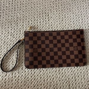 Louis Vuitton Neverfull Pochette